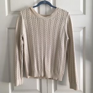Cable-knit crew neck sweater